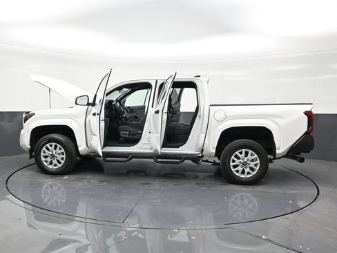 Used 2024 Toyota Tacoma SR RWD image 30
