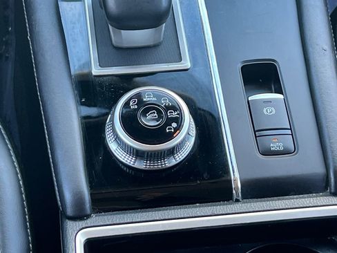 Used 2024 Mitsubishi Outlander SE image 23