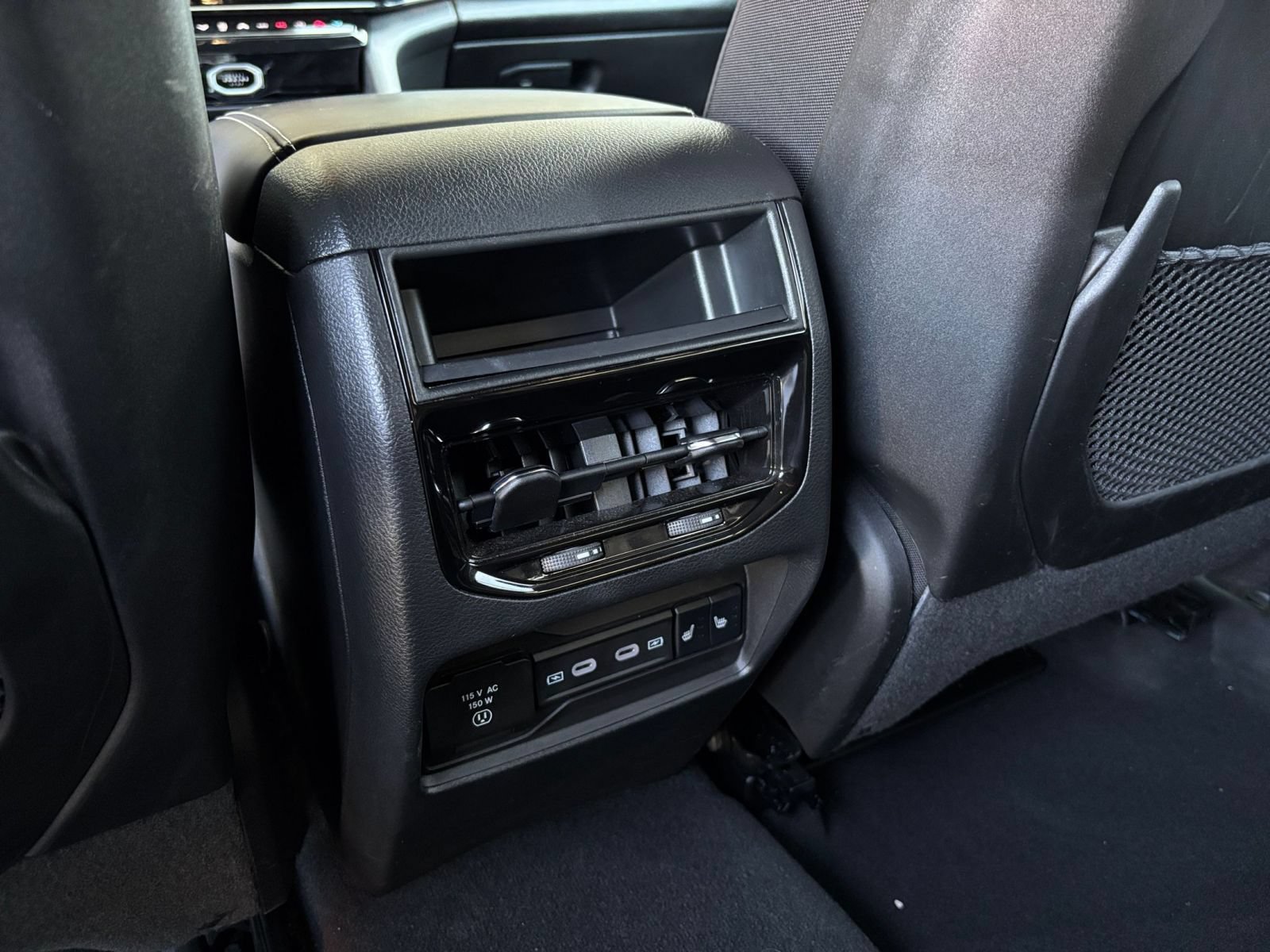 Used 2026 Jeep Grand Cherokee Limited AWD/4WD image 25
