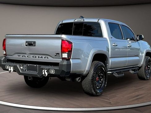 Used 2021 Toyota Tacoma SR5 RWD image 7