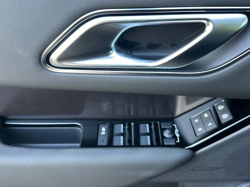 New 2026 Land Rover Range Rover Velar Dynamic SE image 13