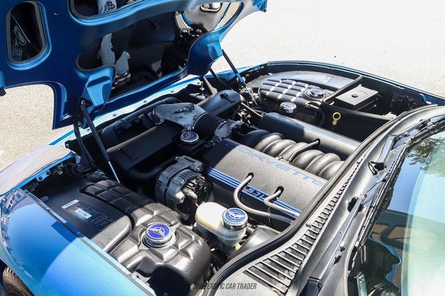 Used 1998 Chevrolet Corvette Coupe w/ Roof Pkg RWD image 27