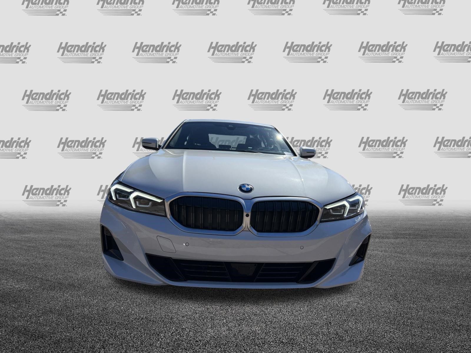 Certified 2025 BMW 330i Sedan RWD image 3
