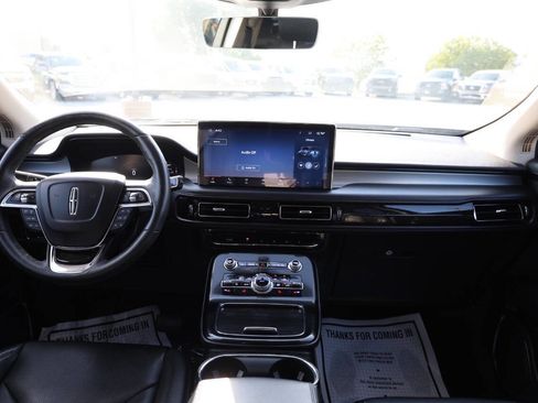 Used 2021 Lincoln Nautilus AWD image 14