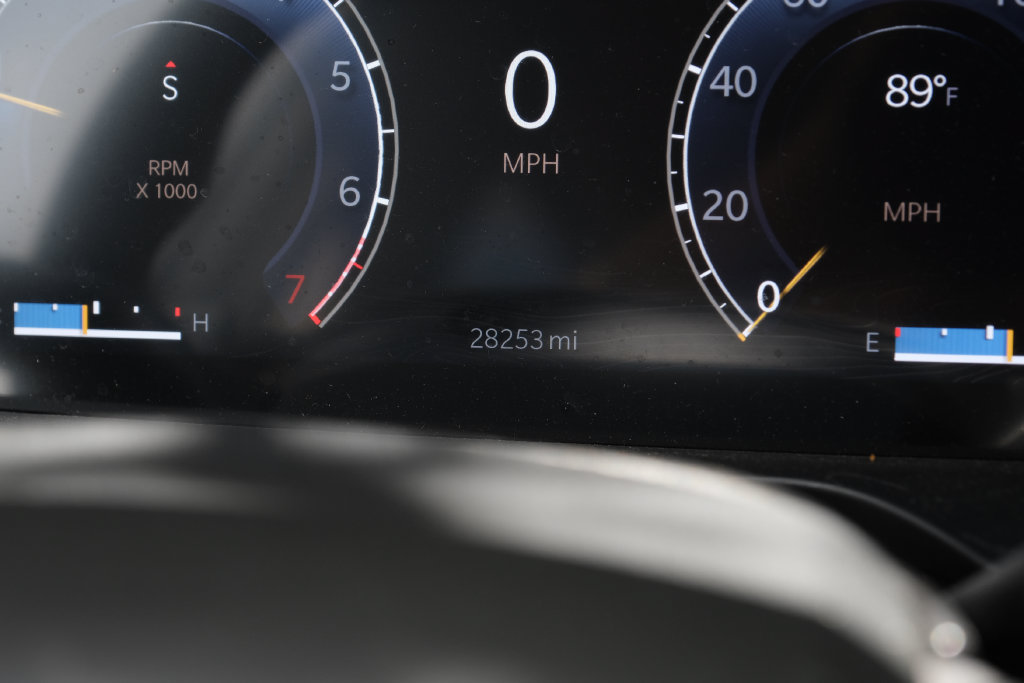 Used 2023 Jeep Grand Cherokee L Limited AWD/4WD image 3