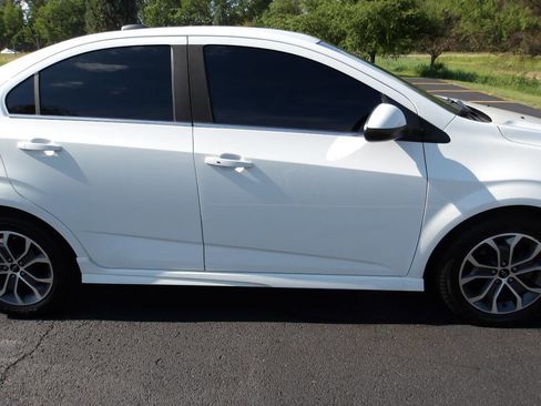 Used 2019 Chevrolet Sonic LT w/ Convenience Package FWD image 7