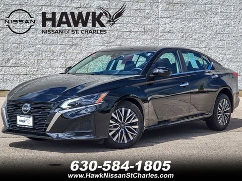 Certified 2023 Nissan Altima 2.5 SV w/ SV Premium Package AWD/4WD image 1