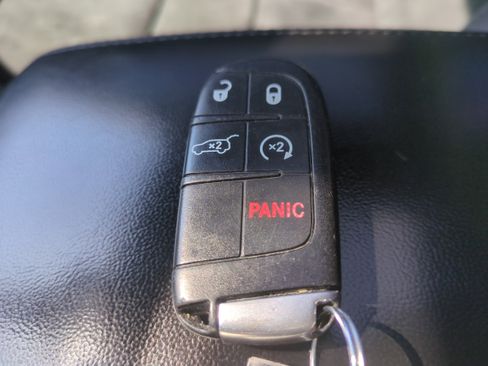 Used 2018 Jeep Grand Cherokee Altitude image 33