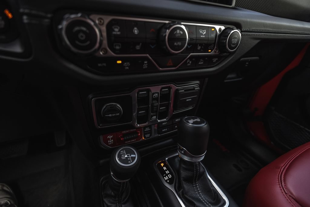 Used 2024 Jeep Wrangler Unlimited Rubicon 392 AWD/4WD image 19