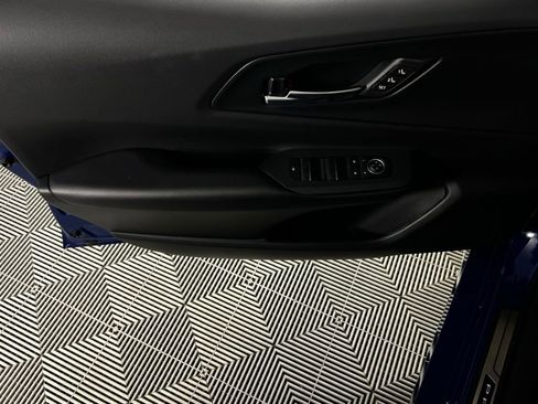 Used 2025 Toyota Prius Plug-In Hybrid w/ Limited Premium Package image 24