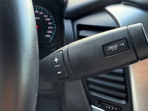 Used 2016 Chevrolet Suburban LS RWD image 33