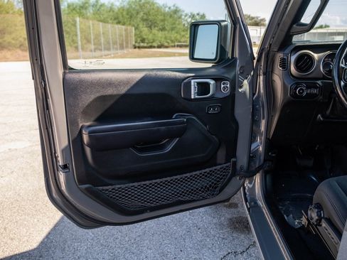 Used 2020 Jeep Wrangler Sport image 10