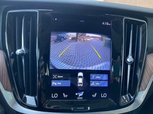 Used 2022 Volvo S60 B5 Momentum w/ Premium Package image 41