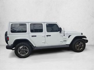 Used 2022 Jeep Wrangler Unlimited Sahara AWD/4WD video 3
