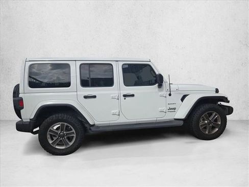 Used 2022 Jeep Wrangler Unlimited Sahara AWD/4WD image 3