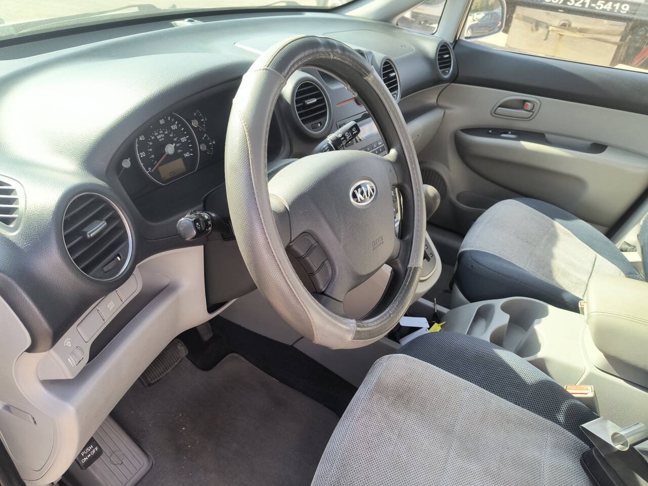 Used 2008 Kia Rondo FWD image 33