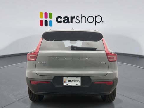 Used 2025 Volvo XC40 B5 Plus AWD/4WD image 4