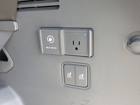 Certified 2026 Kia EV9 Wind image 17