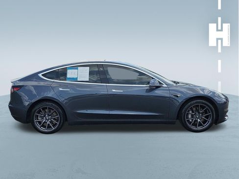 Used 2018 Tesla Model 3 Mid Range RWD image 3