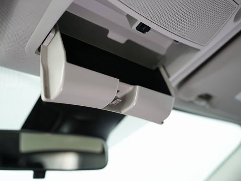 Used 2021 Nissan Rogue Sport S image 50