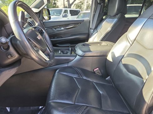 Used 2017 Cadillac Escalade ESV Platinum image 30