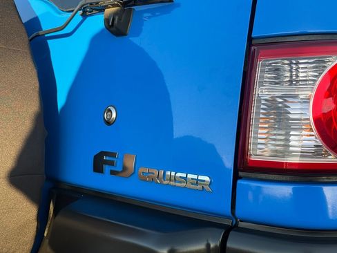 Used 2008 Toyota FJ Cruiser 4WD image 16