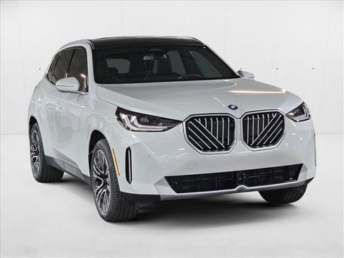 Used 2026 BMW X3 xDrive30 w/ Premium Package AWD/4WD image 3