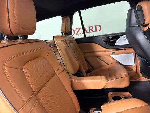 Used 2024 Lincoln Aviator Black Label w/ Dynamic Handling Package AWD/4WD image 18