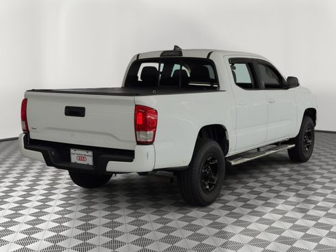 Used 2017 Toyota Tacoma SR image 9