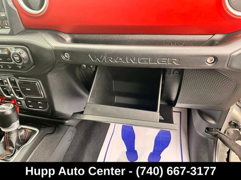 Used 2018 Jeep Wrangler Unlimited Rubicon AWD/4WD image 17