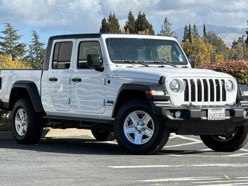 Used 2020 Jeep Gladiator Sport w/ Quick Order Package 24S image 2