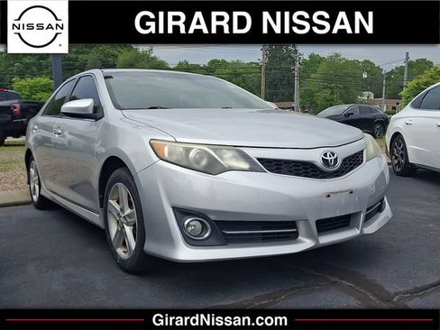 Used 2013 Toyota Camry SE FWD image 1