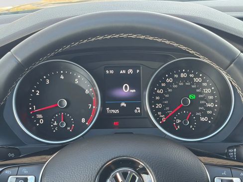 Used 2021 Volkswagen Tiguan SE w/ Panoramic Sunroof Package AWD/4WD image 32