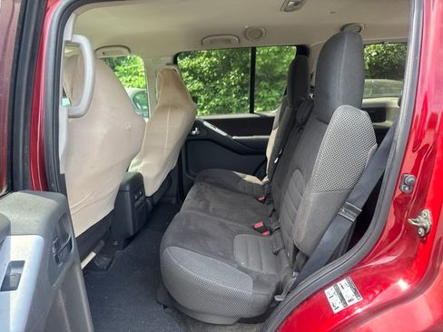 Used 2012 Nissan Pathfinder SV AWD/4WD image 16