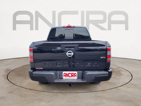 Used 2024 Nissan Frontier SV image 12