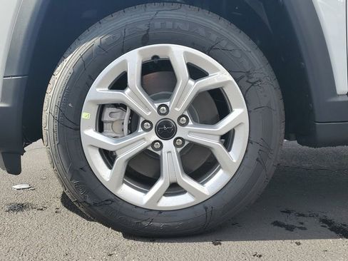 New 2026 Jeep Compass Latitude image 7