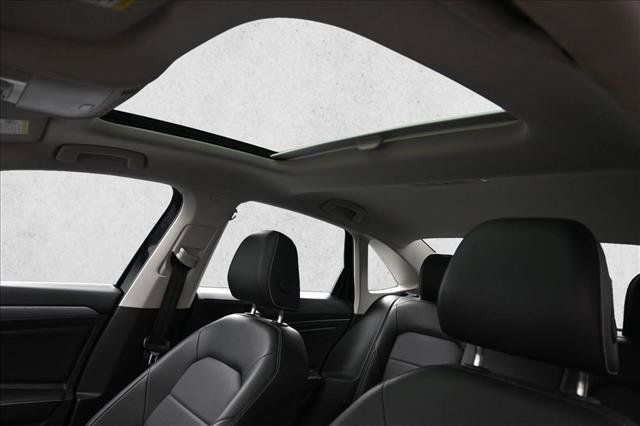 Used 2024 Volkswagen Jetta SE FWD image 18