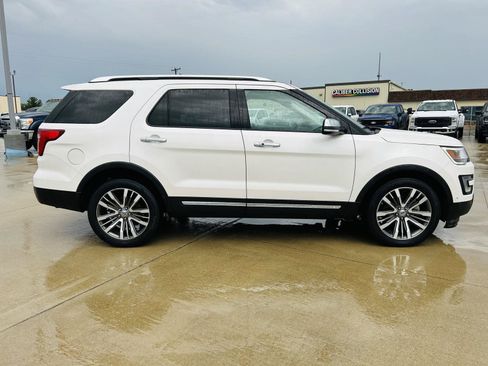 Used 2017 Ford Explorer Platinum AWD/4WD image 50