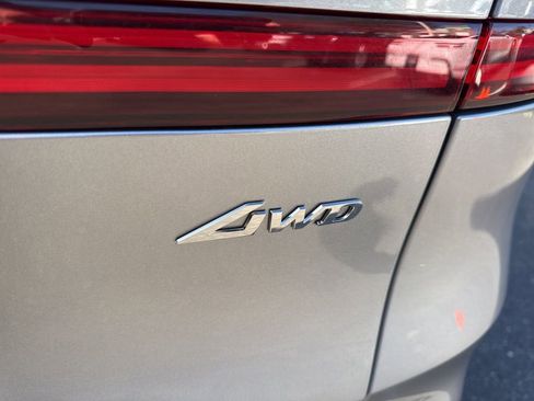 Used 2025 Genesis GV70 2.5T w/ Select Package image 11