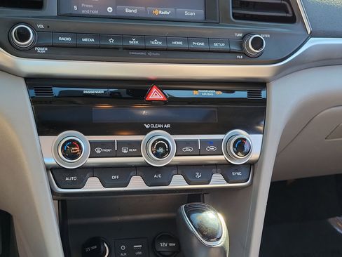 Used 2020 Hyundai Elantra Value Edition w/ Winter Weather Package image 27