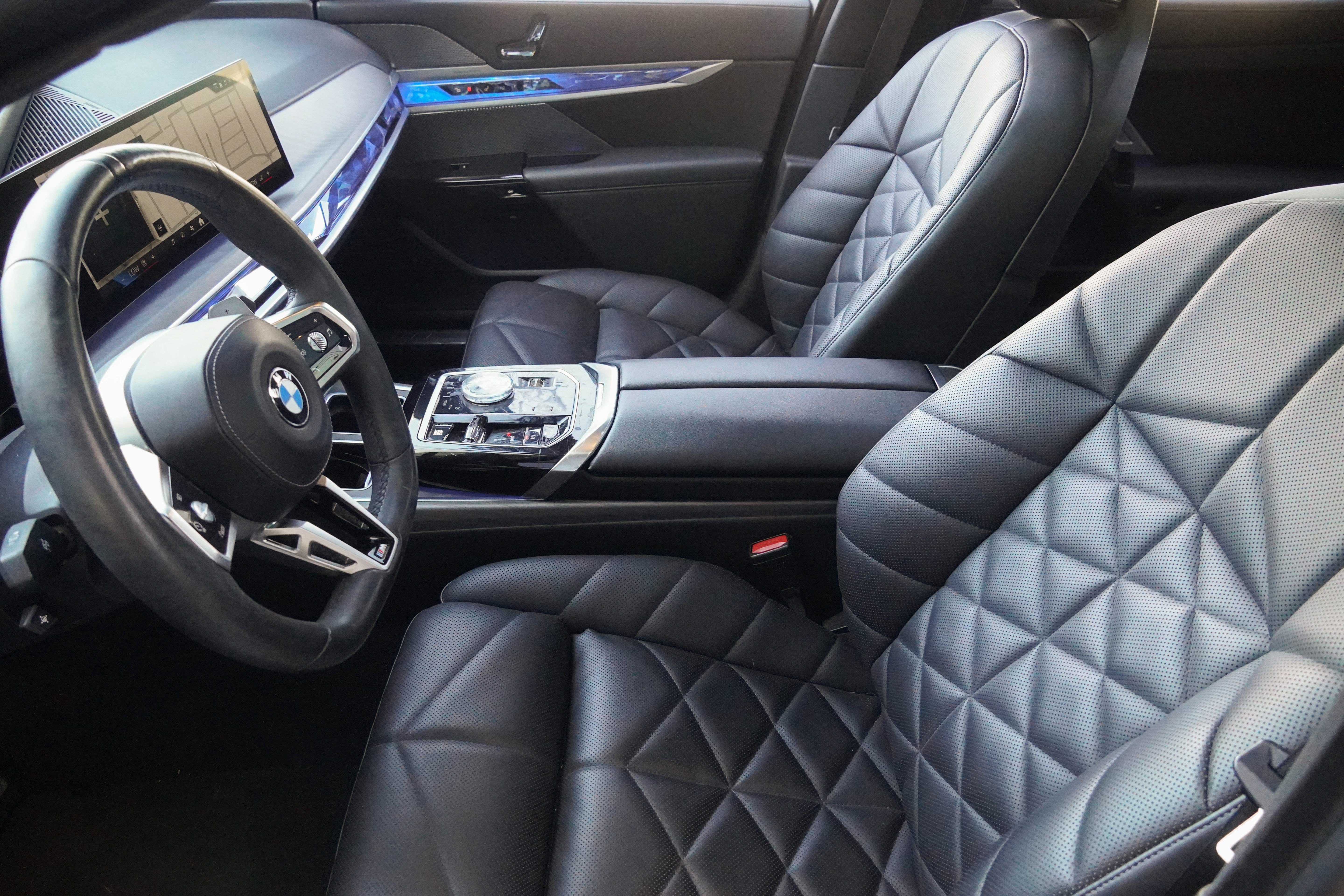 Certified 2023 BMW 740i w/ Parking Assistance Package RWD image 8