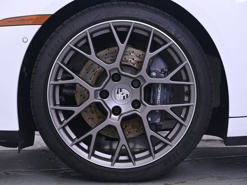 Used 2025 Porsche 911 Carrera image 11