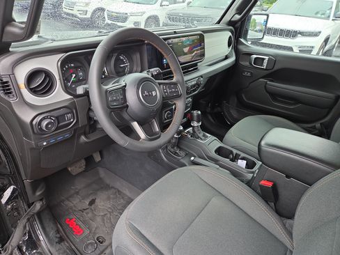 Certified 2024 Jeep Wrangler Unlimited w/ Convenience Group AWD/4WD image 16