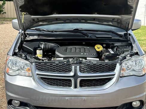 Used 2017 Dodge Grand Caravan SXT FWD image 37