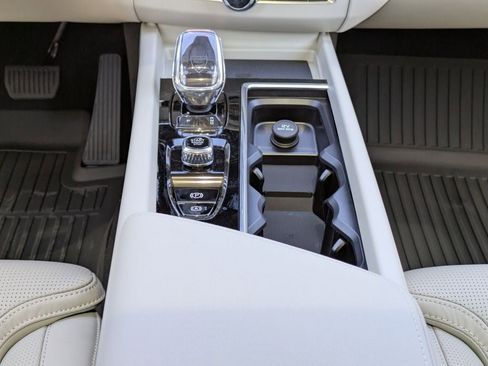 New 2026 Volvo XC60 B5 Ultra w/ Protection Package Premier image 24