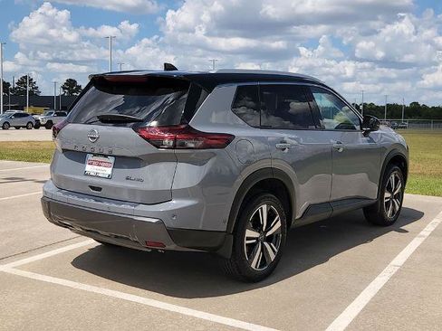 Certified 2025 Nissan Rogue SL AWD/4WD image 5