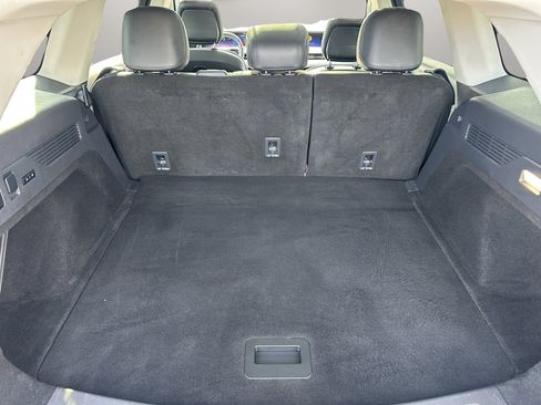 Used 2024 Lincoln Nautilus Premier w/ Equipment Group 102A image 7