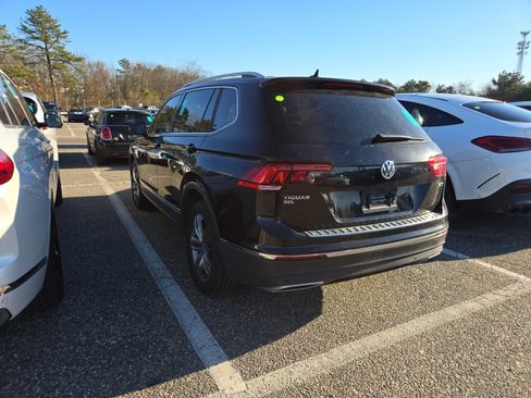 Used 2020 Volkswagen Tiguan SEL w/ 3rd Row Seat Package image 8