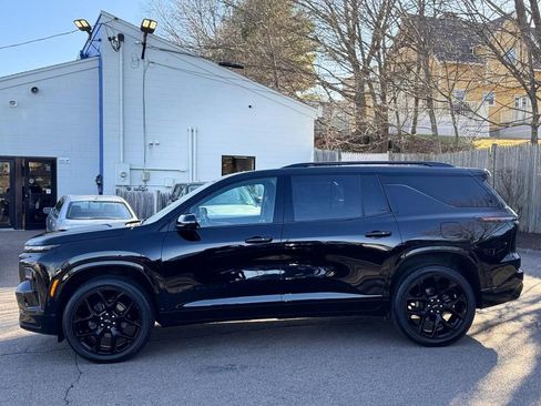 Used 2024 Chevrolet Traverse RS w/ LPO, Floor Liner Package AWD/4WD image 3