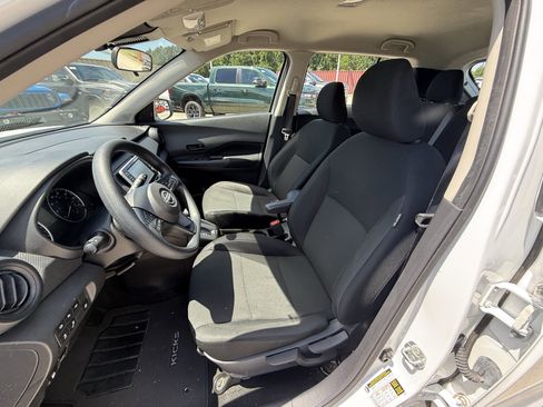 Used 2024 Nissan Kicks S FWD image 28